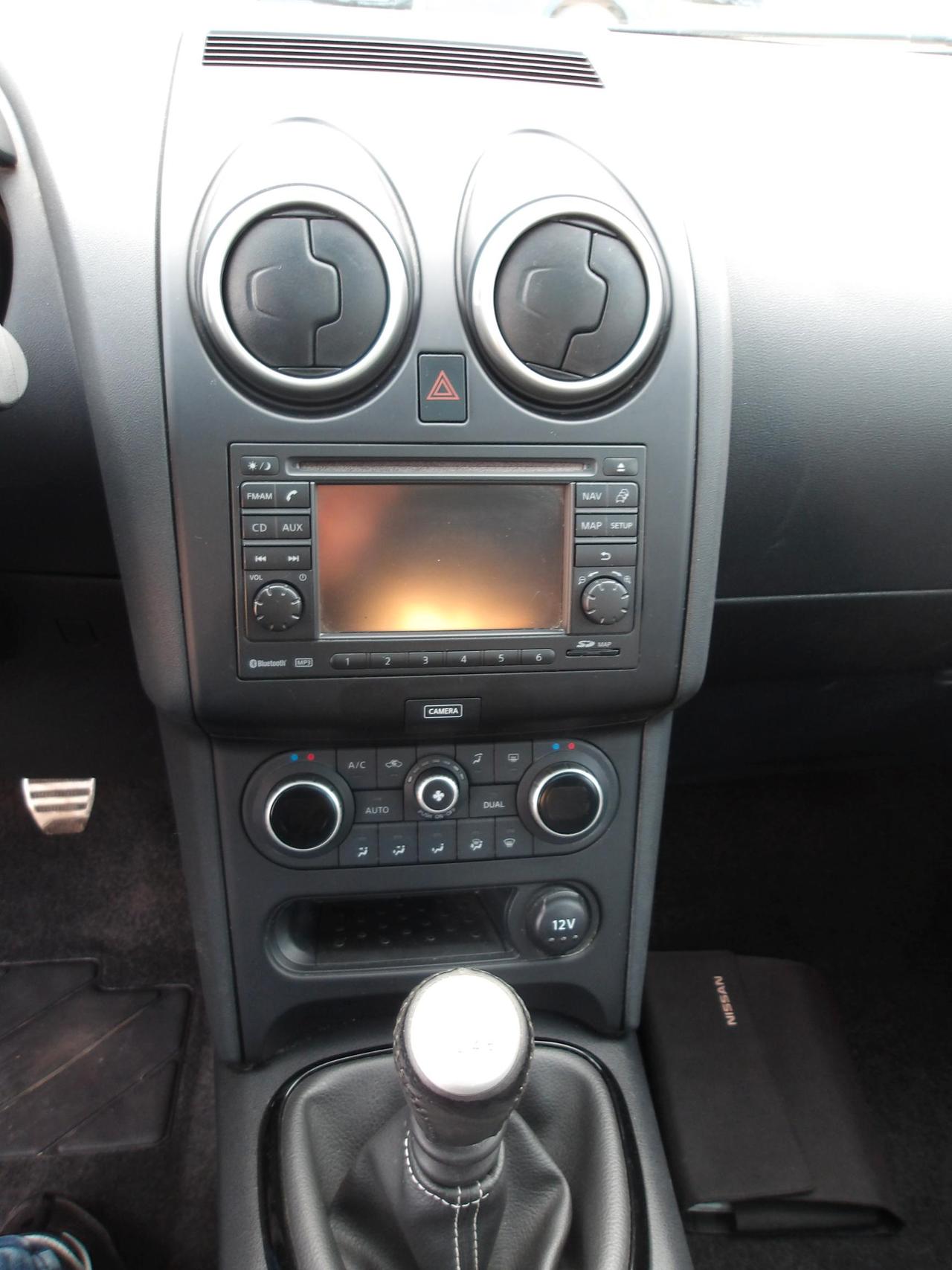 Nissan Qashqai 1.5 dci Tekna Dpf FL *TETTO PANORAMICO * GANCIO DI TRAINO *