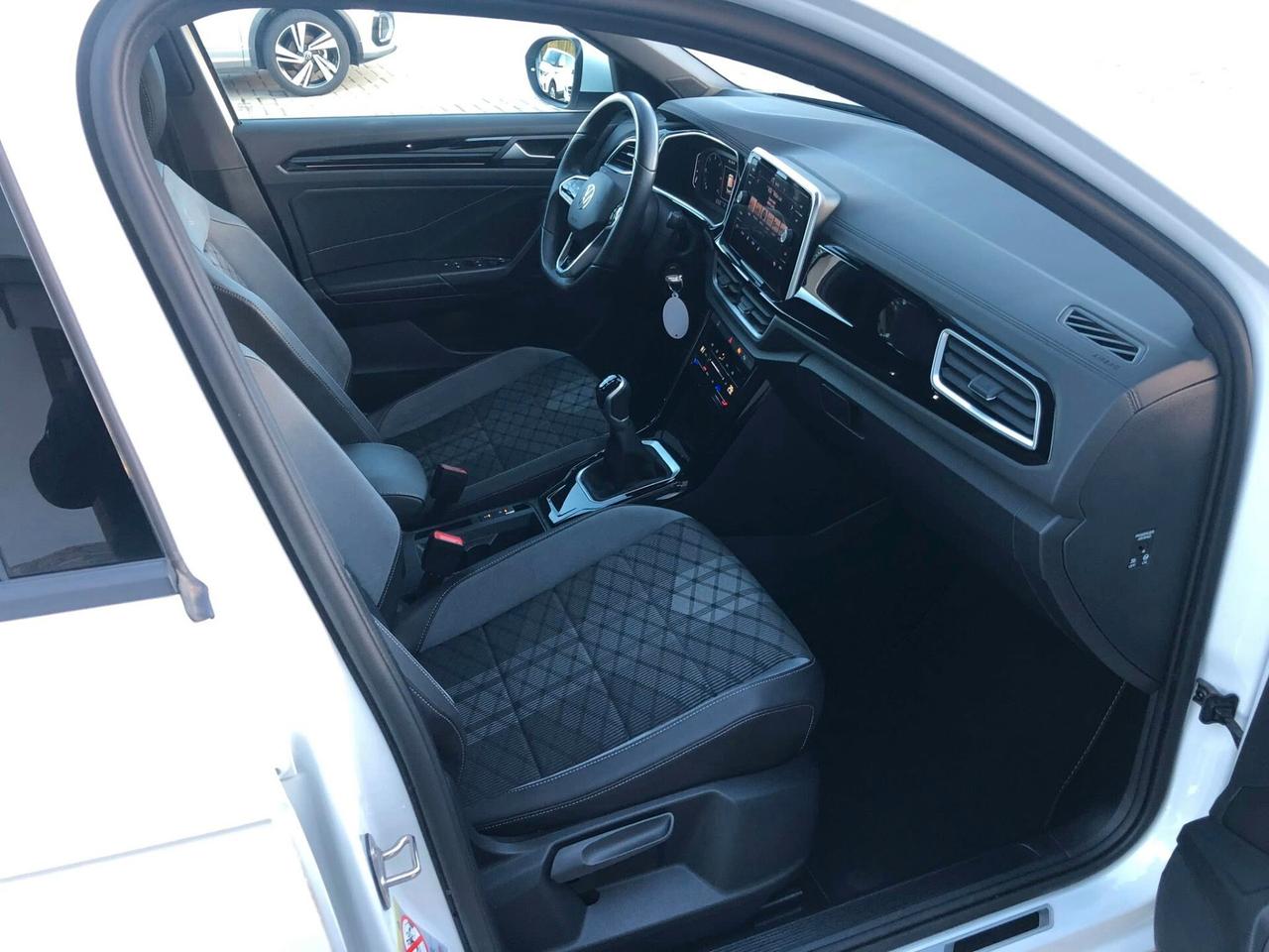 Volkswagen T-Roc 2.0 TDI R-Line sport 2023