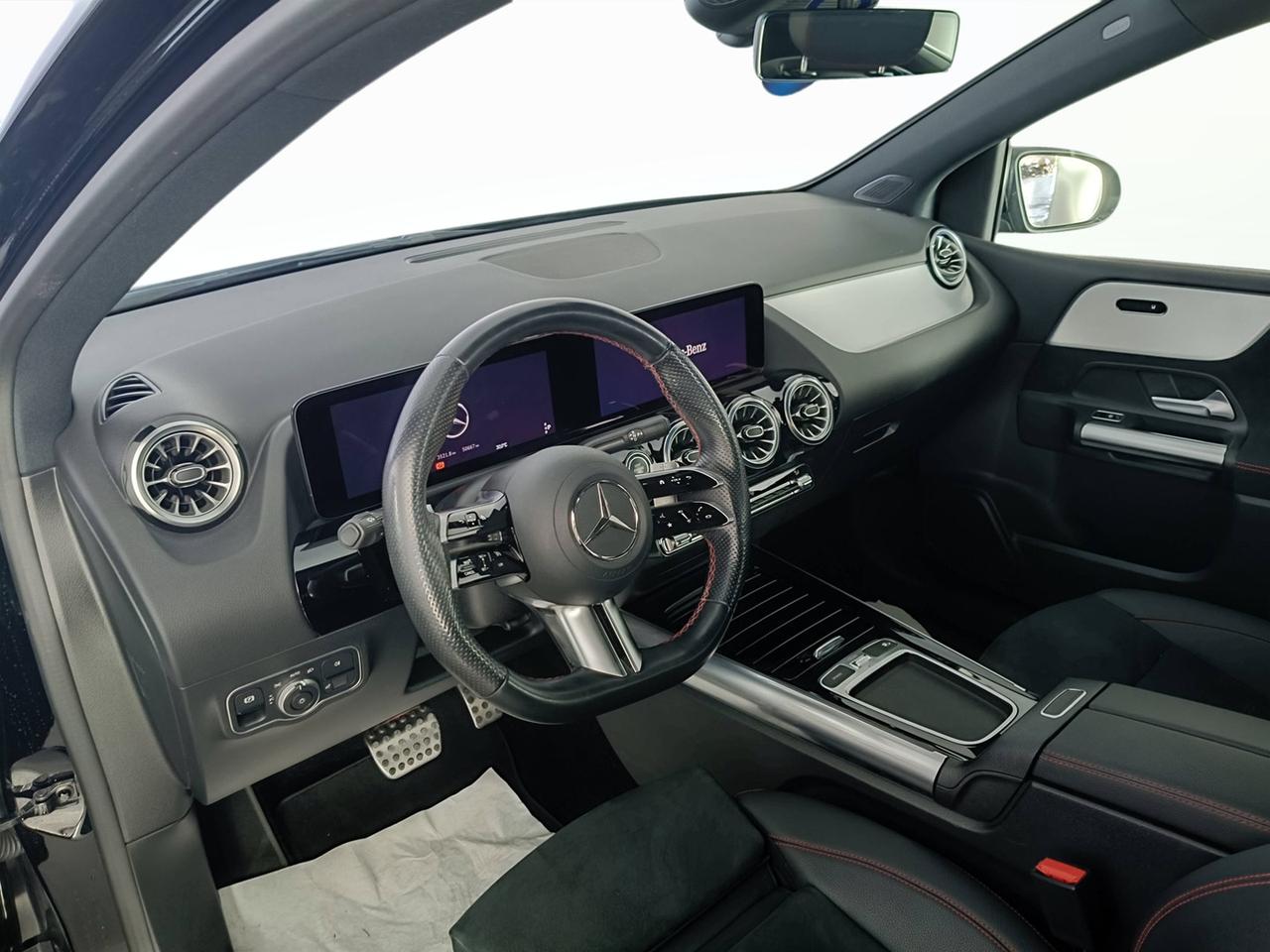 Mercedes-Benz Classe B - W247 2023 - B 180 d AMG Line Premium auto