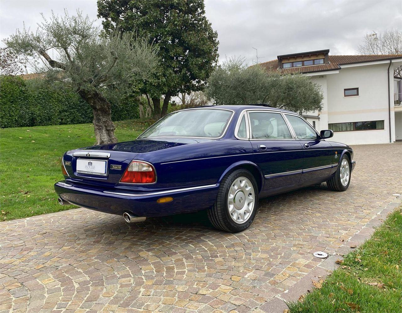 JAGUAR XJ Daimler 4.0 Super Charged LWB "Super V8"