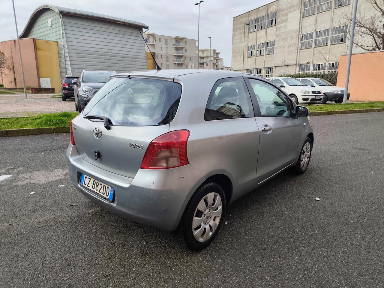 Toyota Yaris 1.0 Benz neopatentati