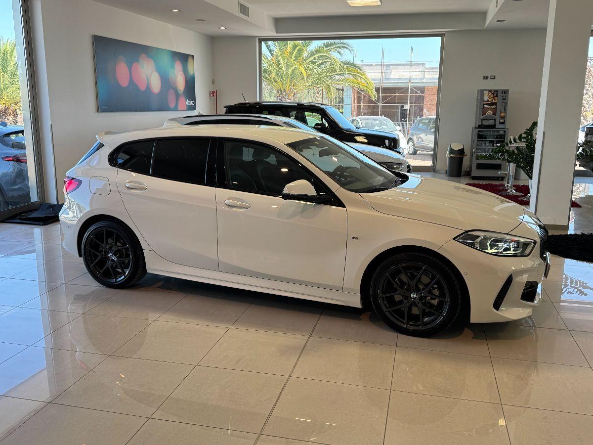 BMW Serie 1 118d M Sport Black Cromo Solo 90.000km