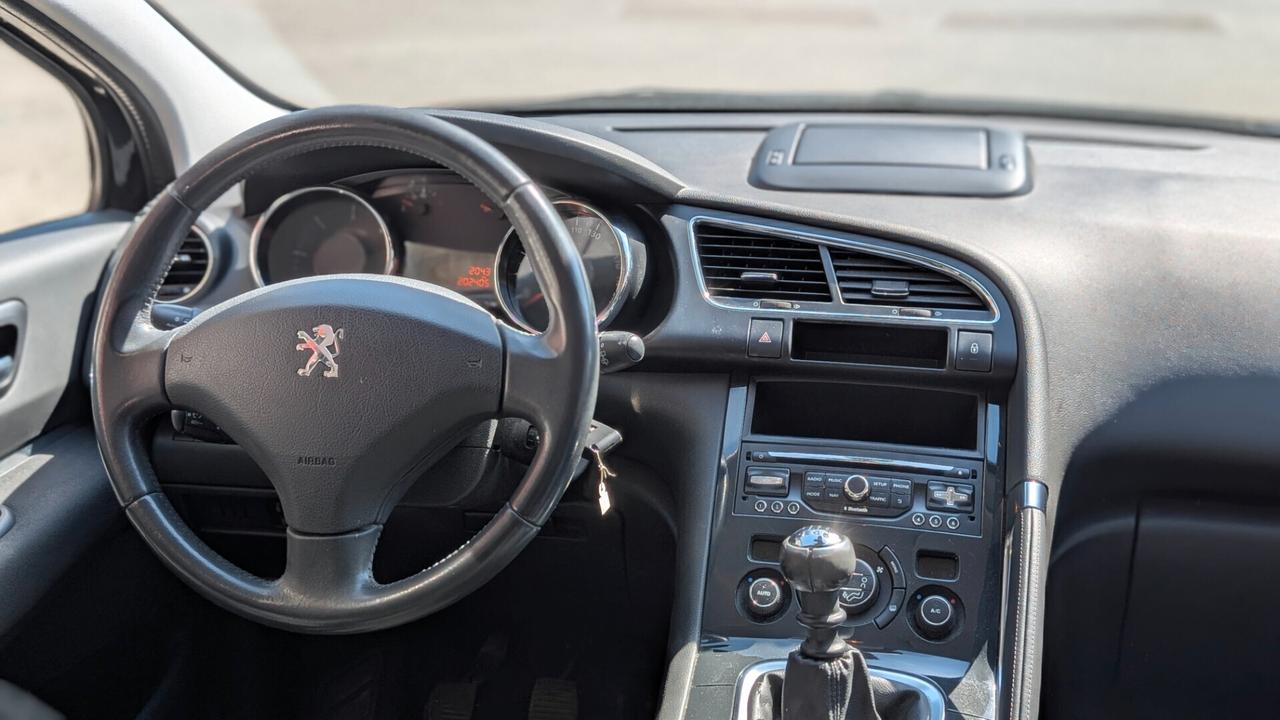 Peugeot 3008 1.6 HDi 115CV Allure