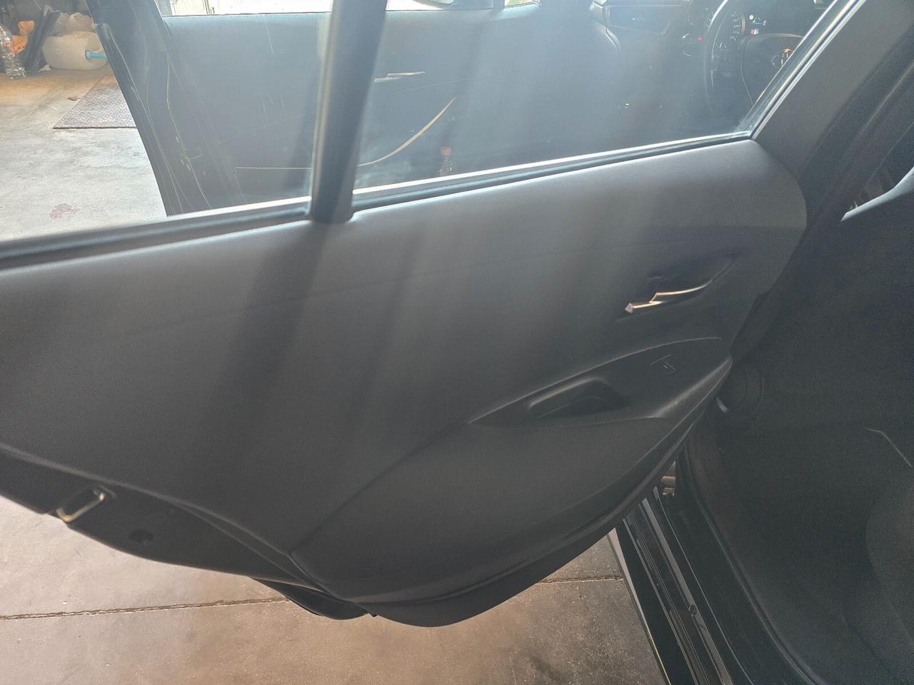 Toyota Corolla Touring Sports 1.8 Hybrid Business