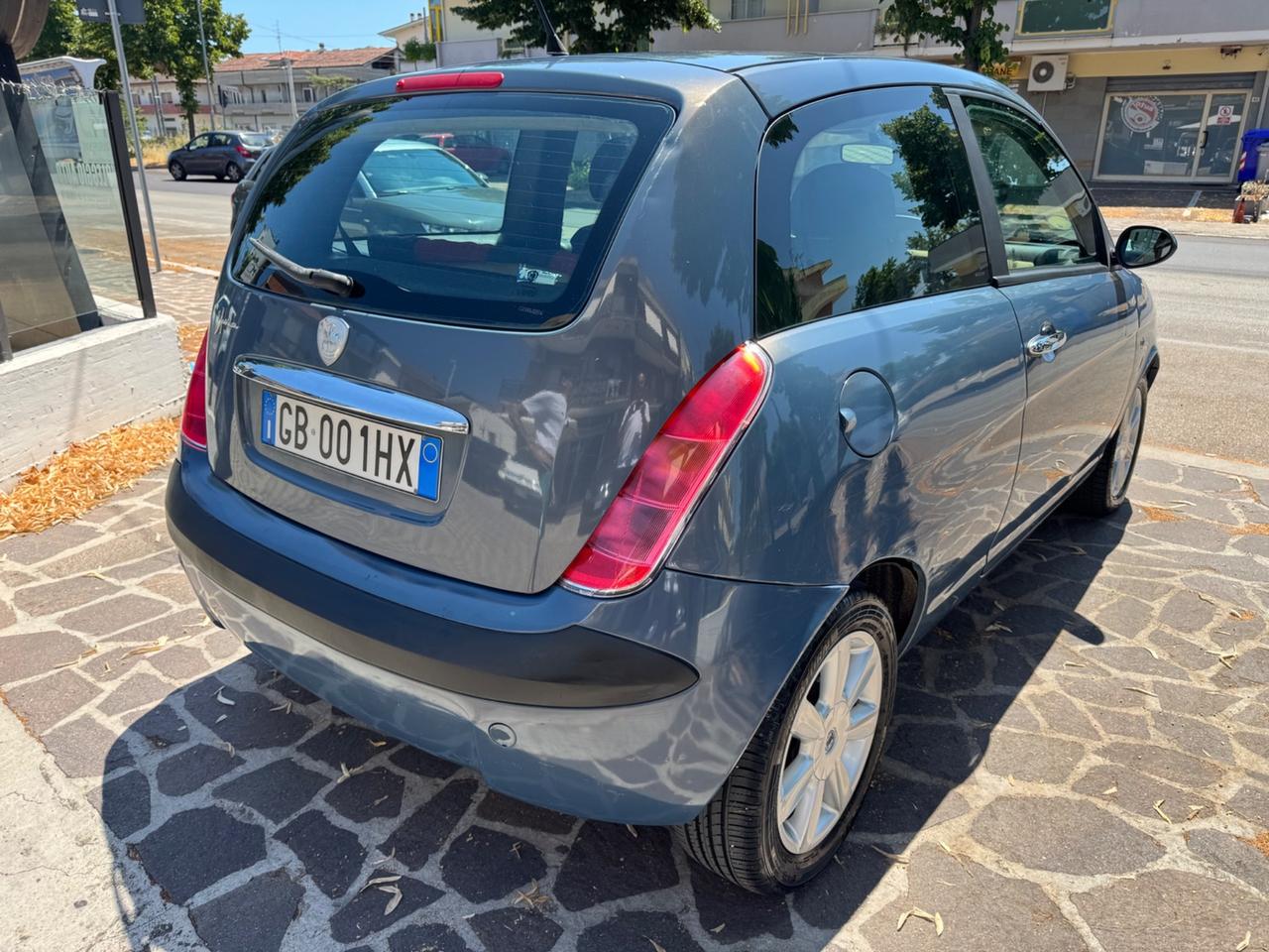 Lancia Ypsilon 1.4 16V Platino
