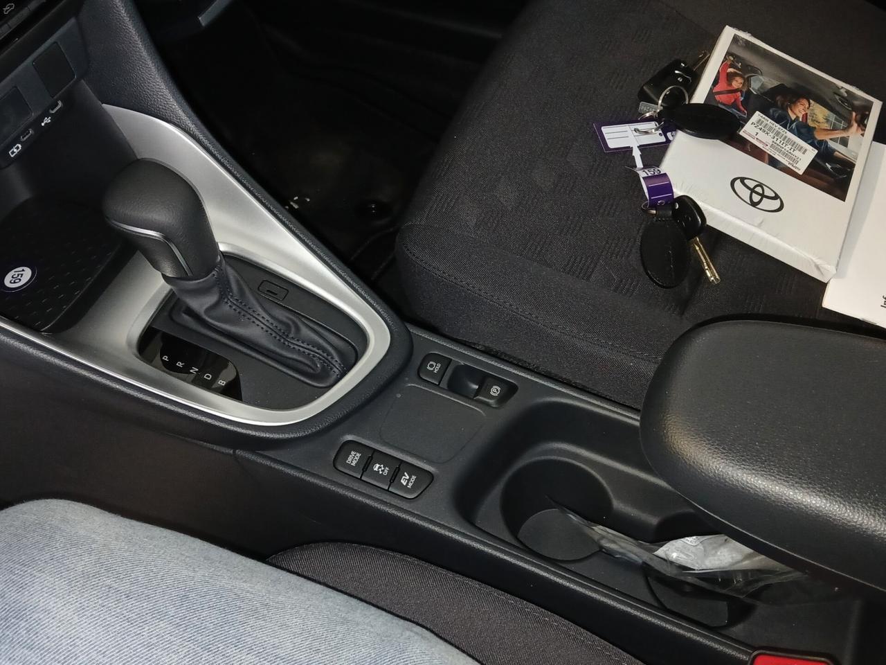 Toyota Yaris 1.5 Hybrid 5 porte Active + BUSINESS PACK 115CV