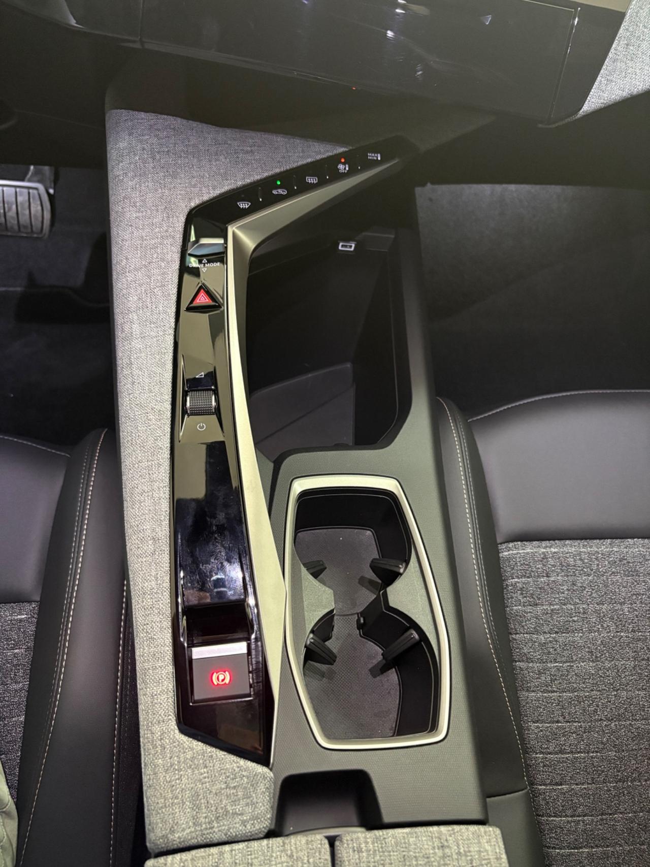 Peugeot 3008 Hybrid 145 e-DCS6 Allure