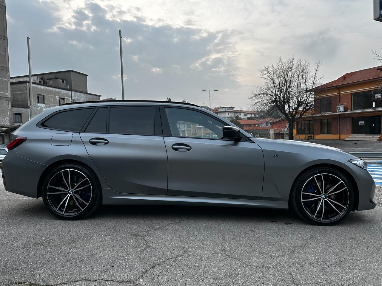 Bmw 320d xDrive Touring M Sport PRO_TETTO_R19_MATRIX_BLACK_