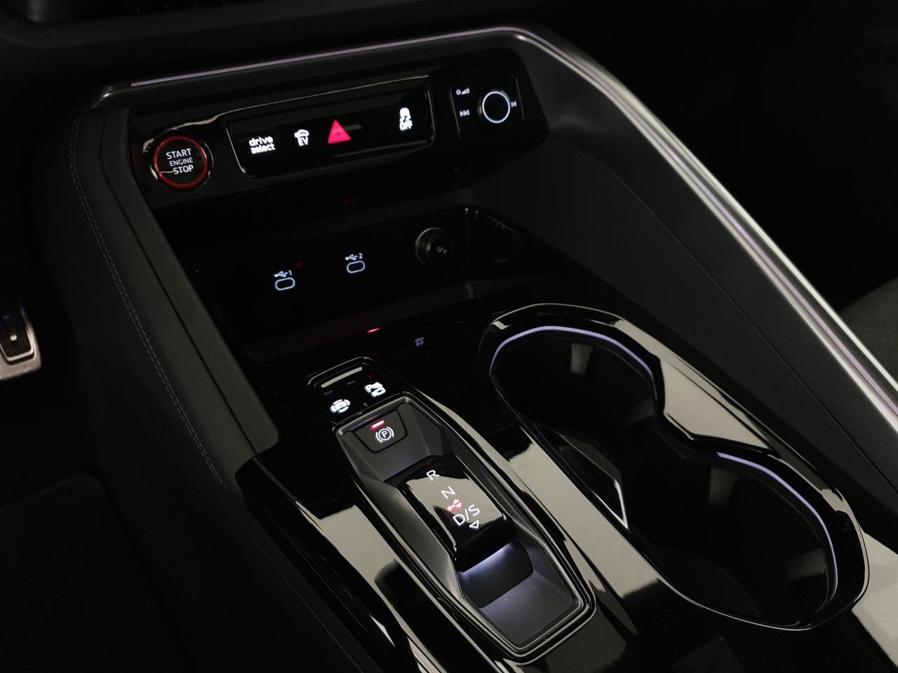 2.0e-hybrid 299CV quattro S tronic S line Edition