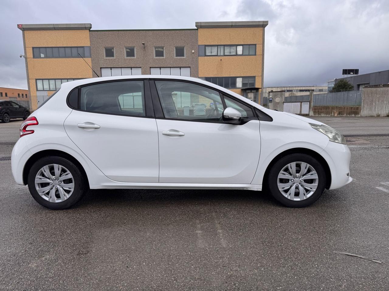 Peugeot 208 1.4 HDi Allure GARANZIA 12 MESI