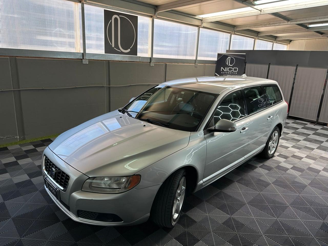 Volvo V70 2.4 D5 Momentum