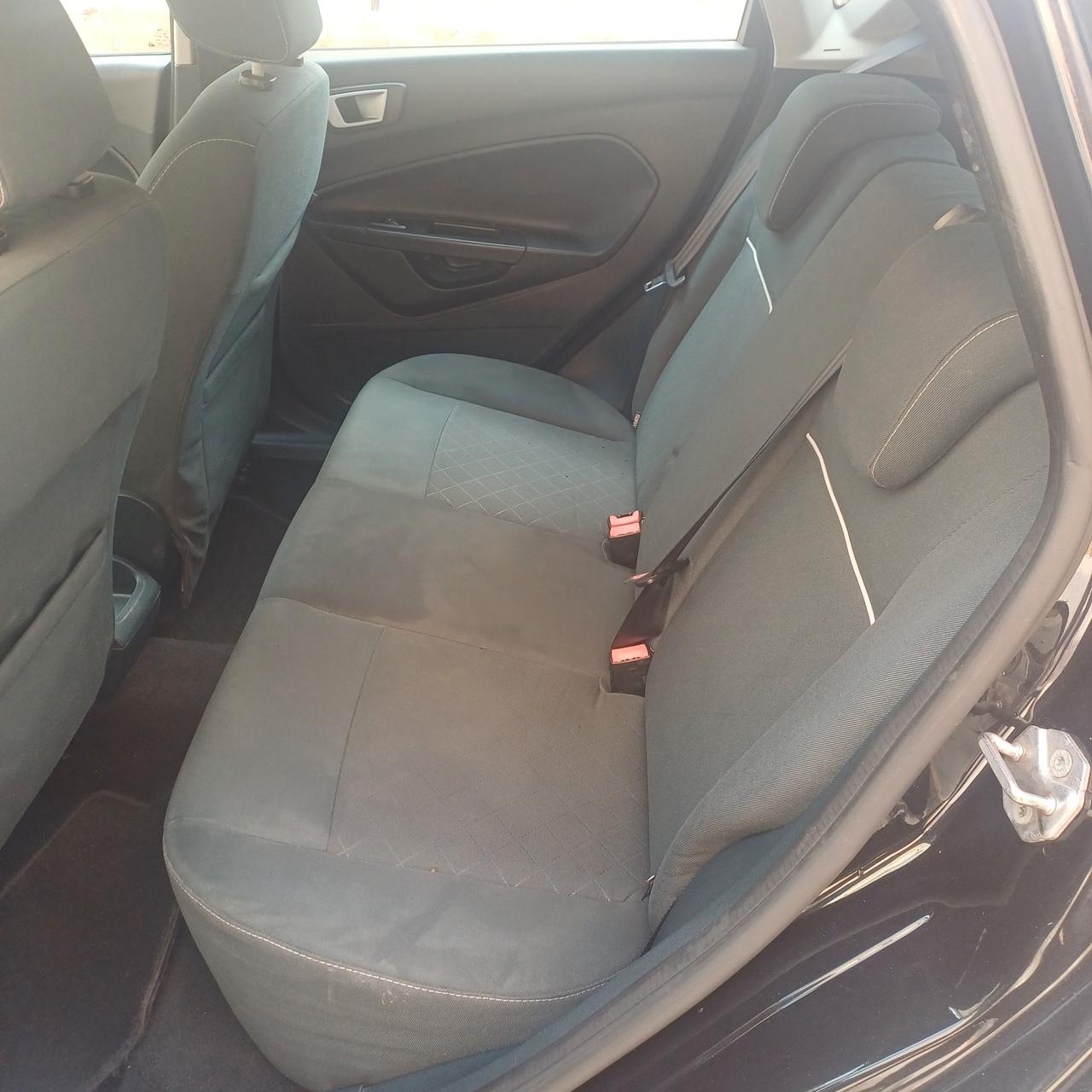 Ford Fiesta 1.4 TDCi 70CV 5 porte Titanium