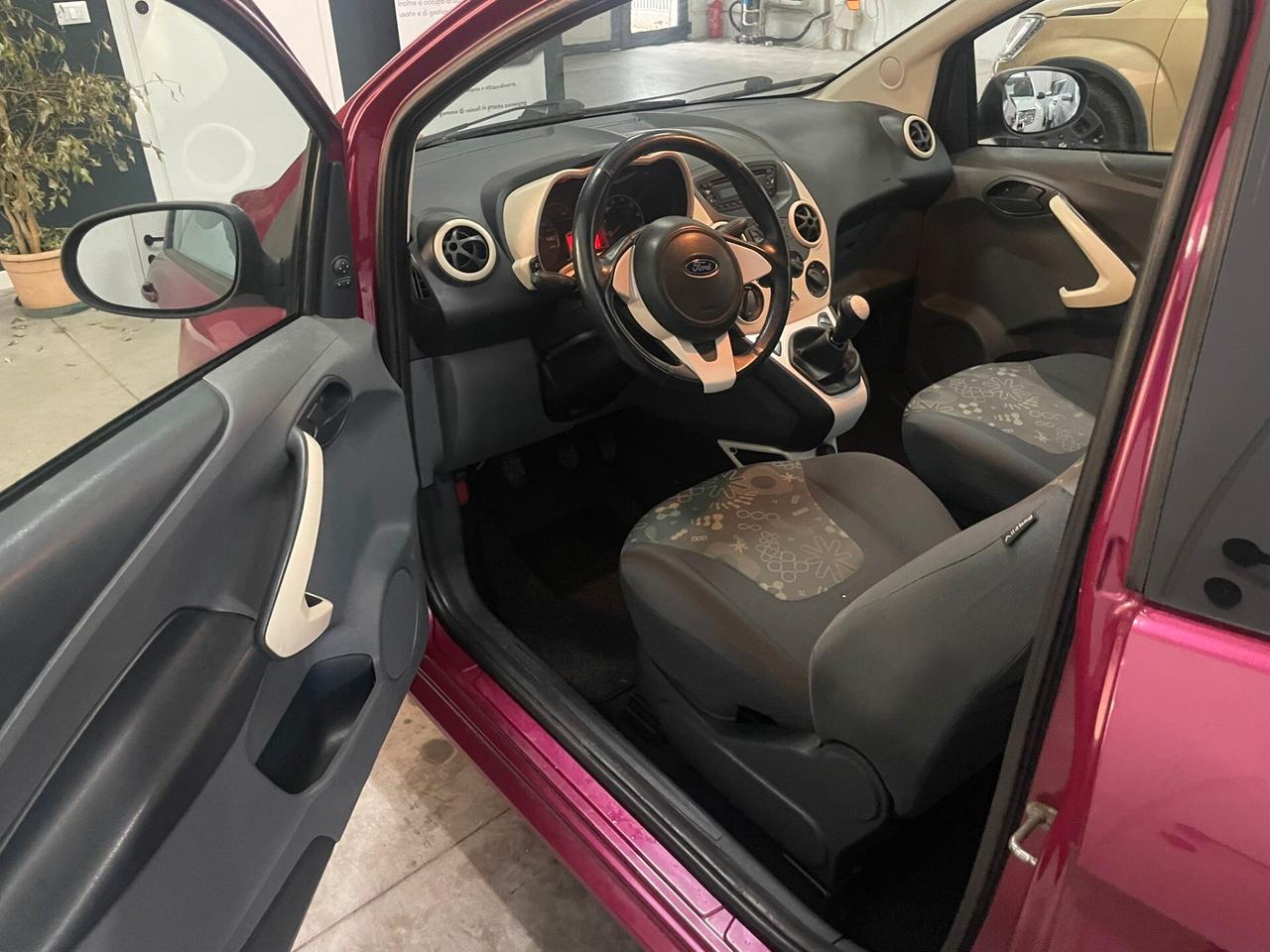 Ford Ka 1.2 8V 69CV Titanium OK NEOPATENTATI