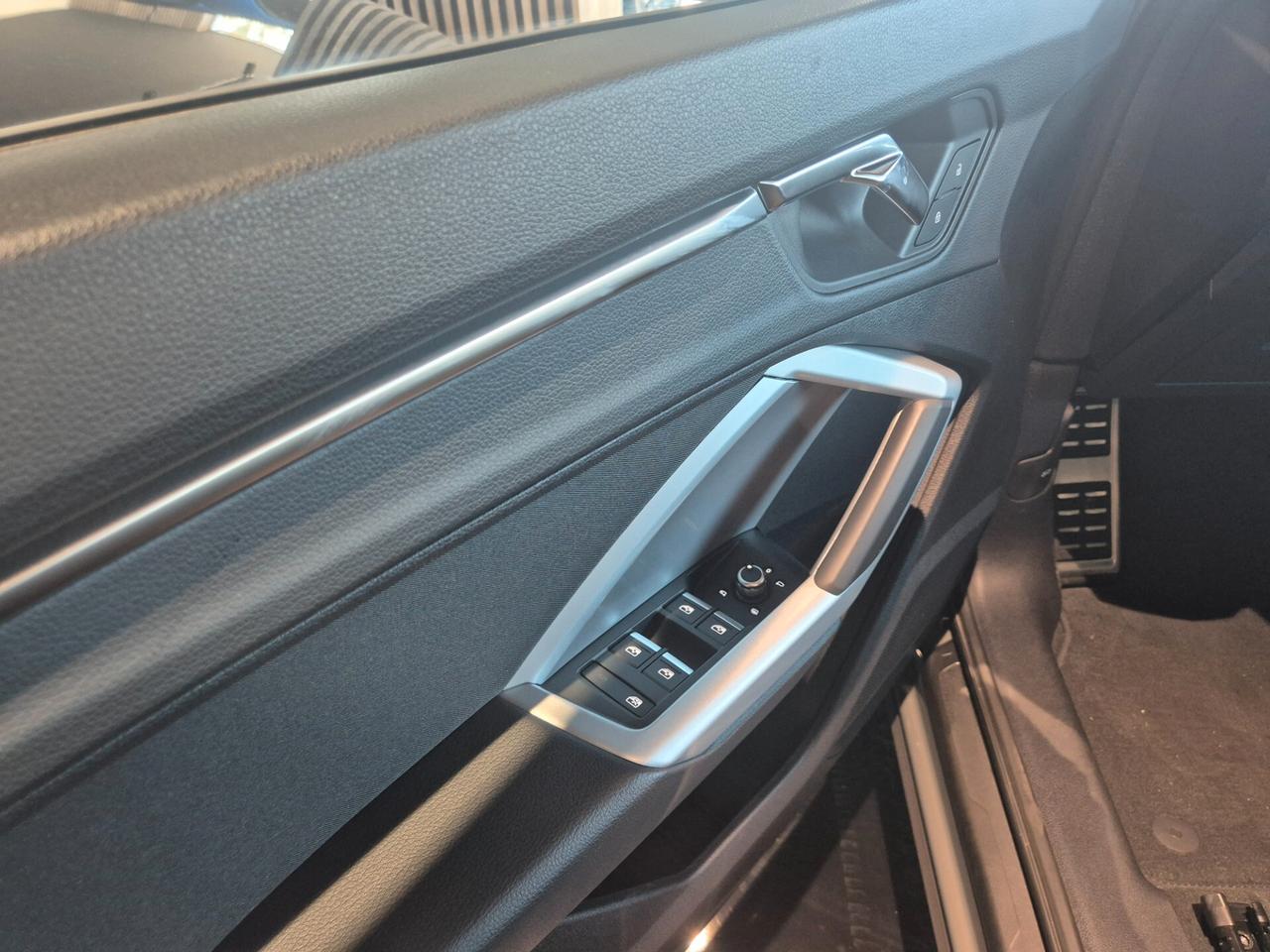 Audi Q3 35 TDI S tronic line edition