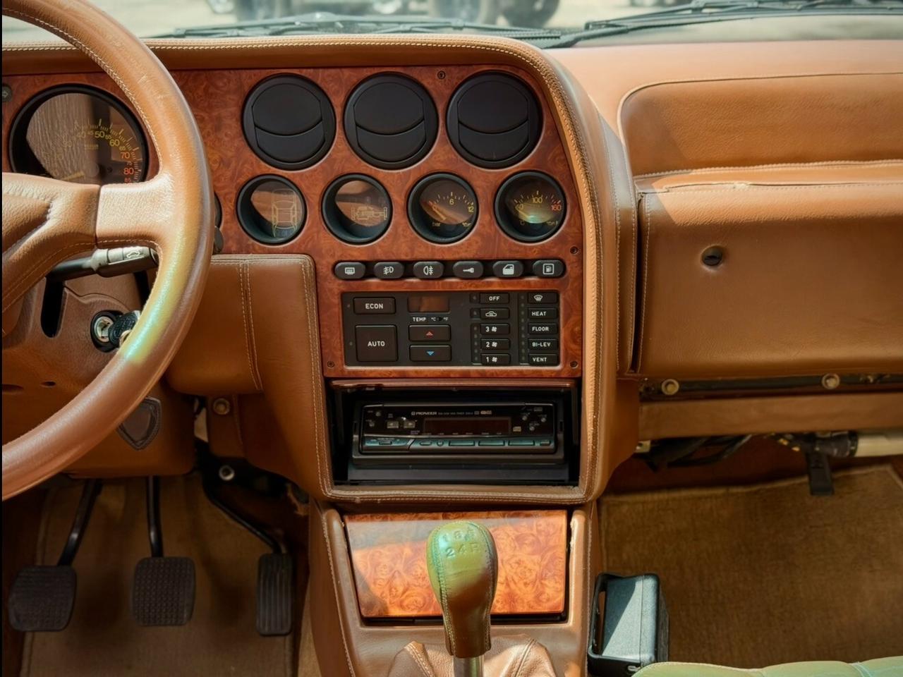 Lancia Thema Ferrari 8:32 V8