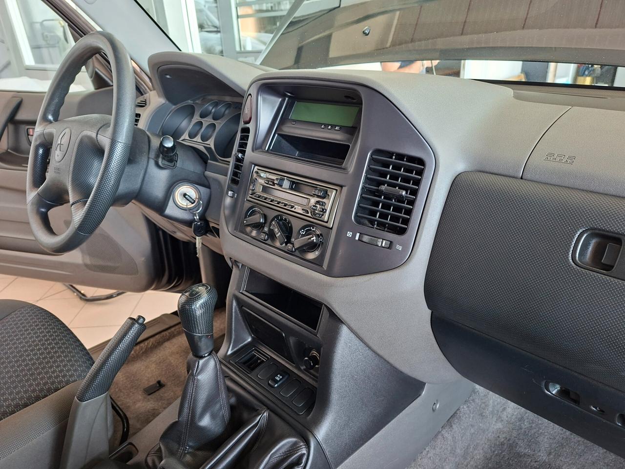 Mitsubishi Pajero 2.5 TDI 3p. GLS1 Autocarro