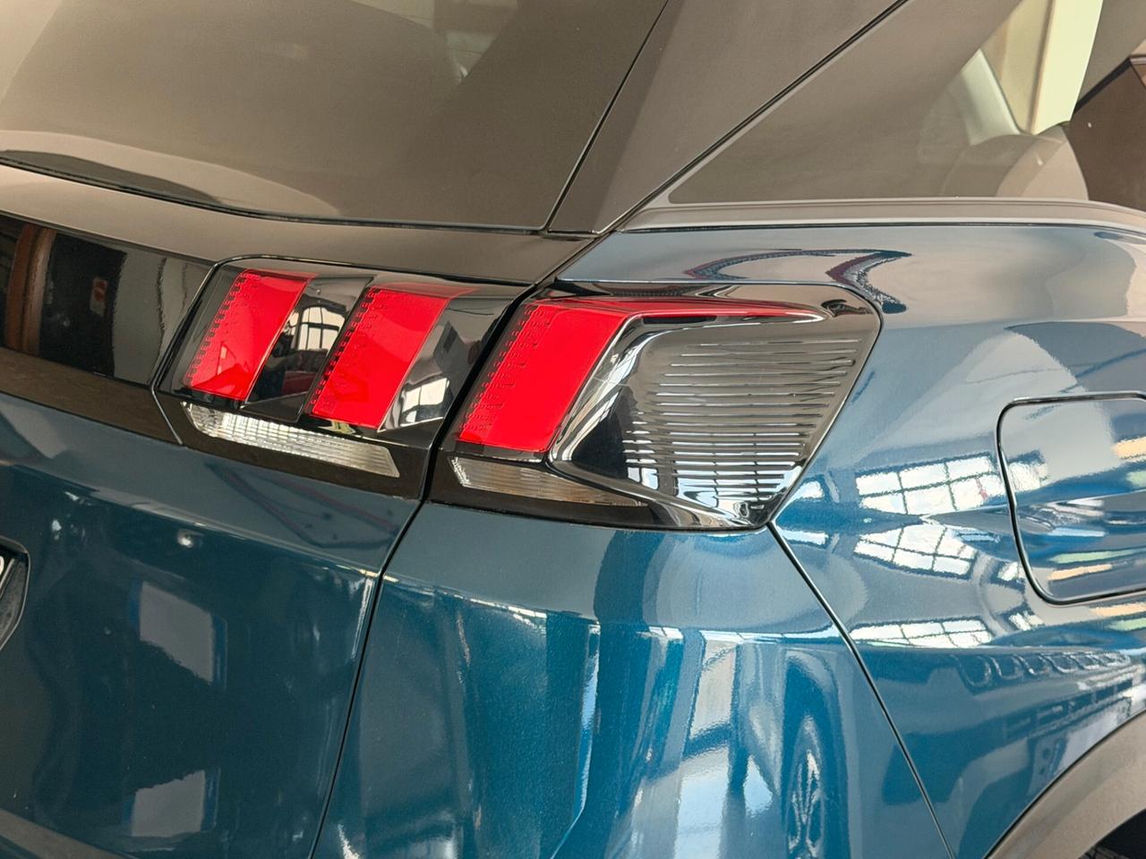 Peugeot 3008 1.5 BLUEHDI 130 cv. ALLURE (Nav)