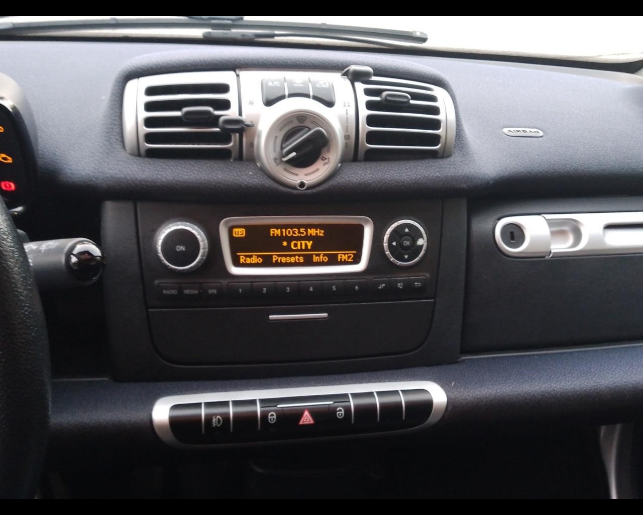 SMART fortwo 2ª serie - fortwo 1000 52 kW MHD coupé passion