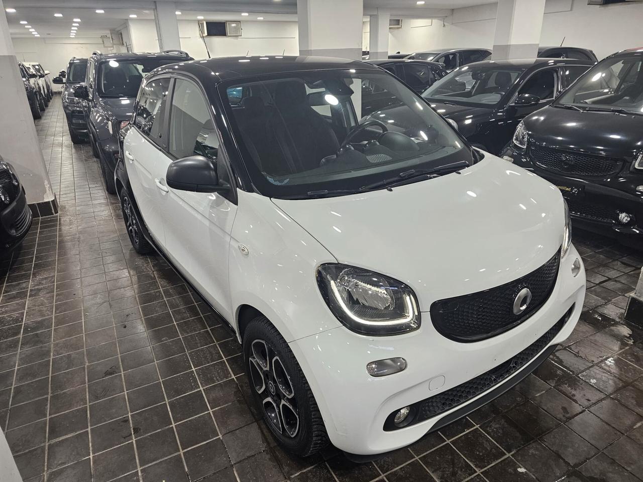 NUOVA SMART FORFOUR IDENTITY BLACK EDITION PASSION 0.9 BENZ 90CV TWINAMIC