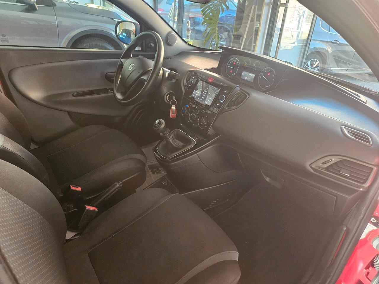 Lancia Ypsilon 1.2 69 CV 5 porte Unyca 2017