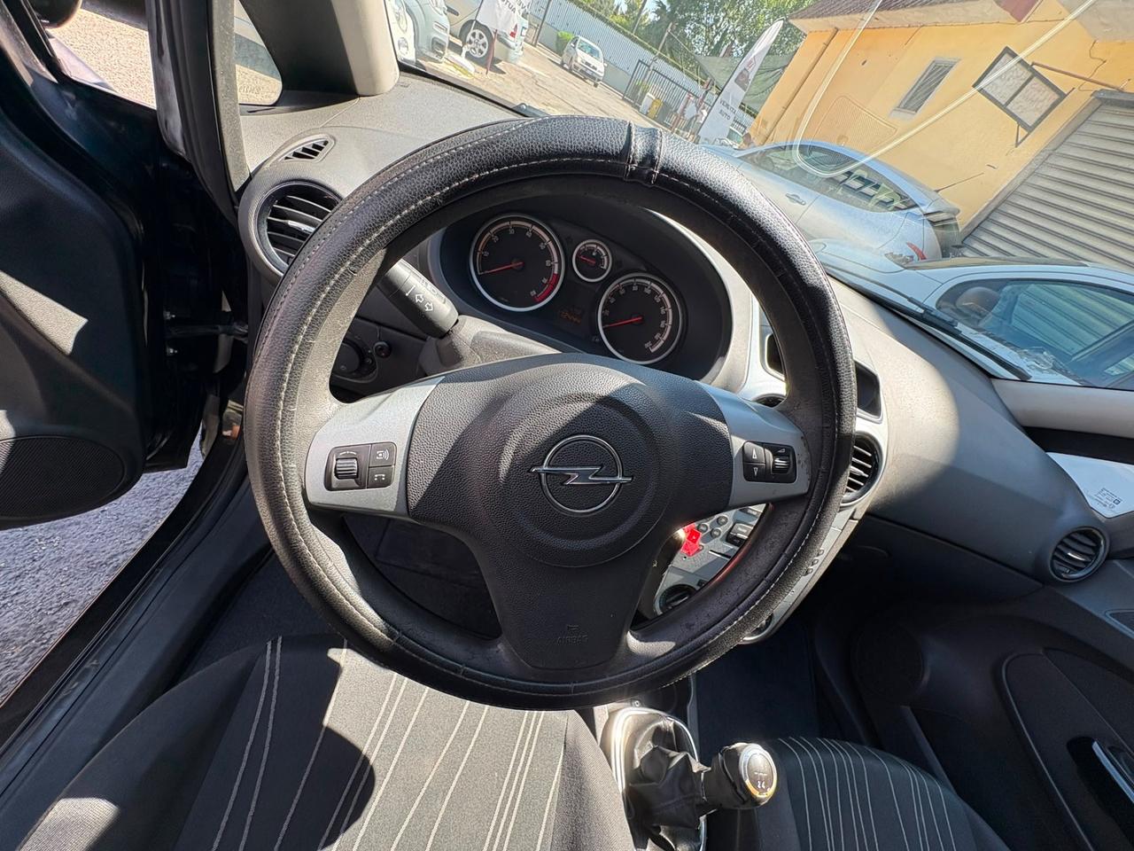 Opel Corsa 1.2 5 porte Club