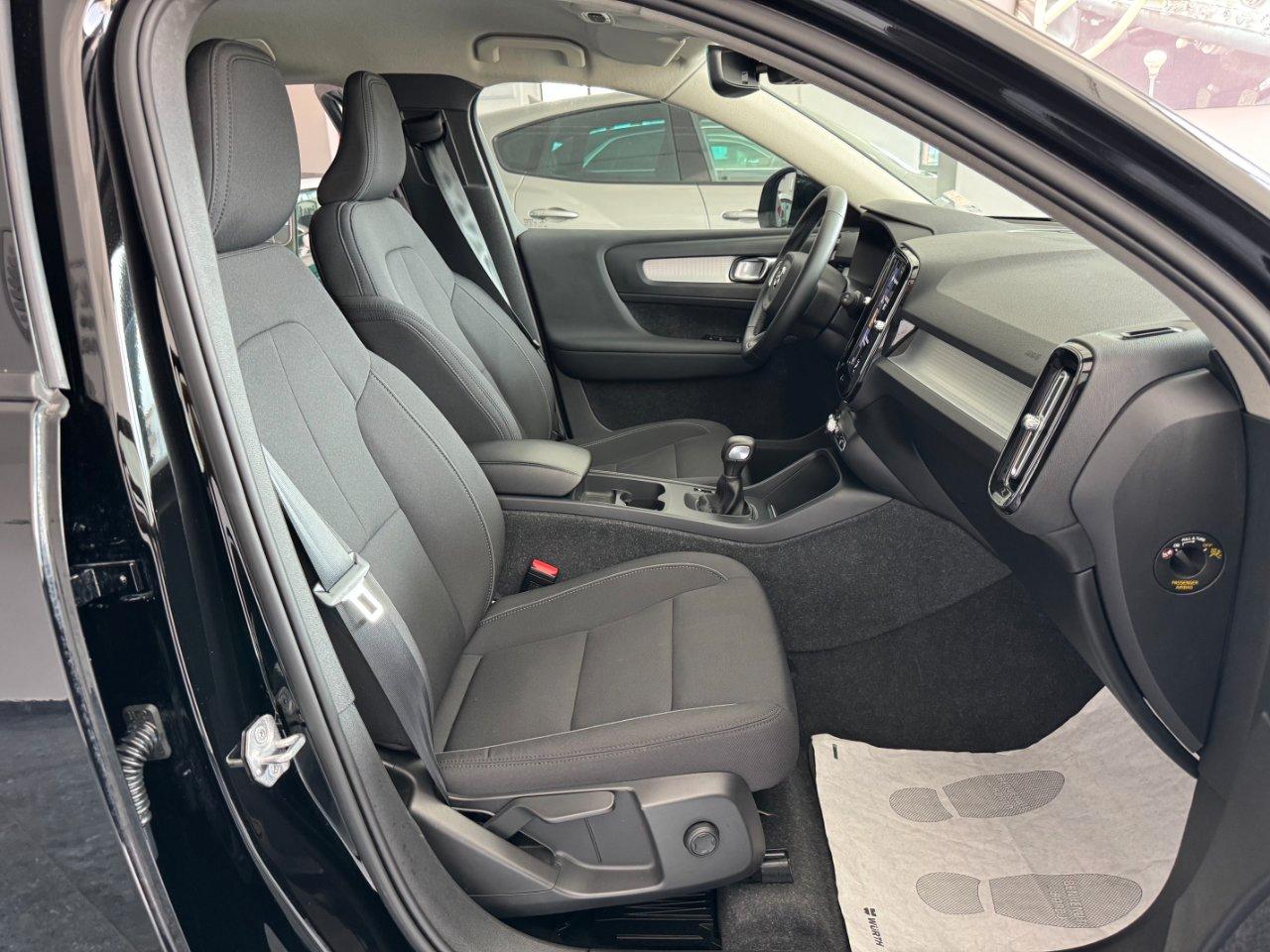 Volvo XC40 1.5 t2 Momentum Uniprop Stupenda