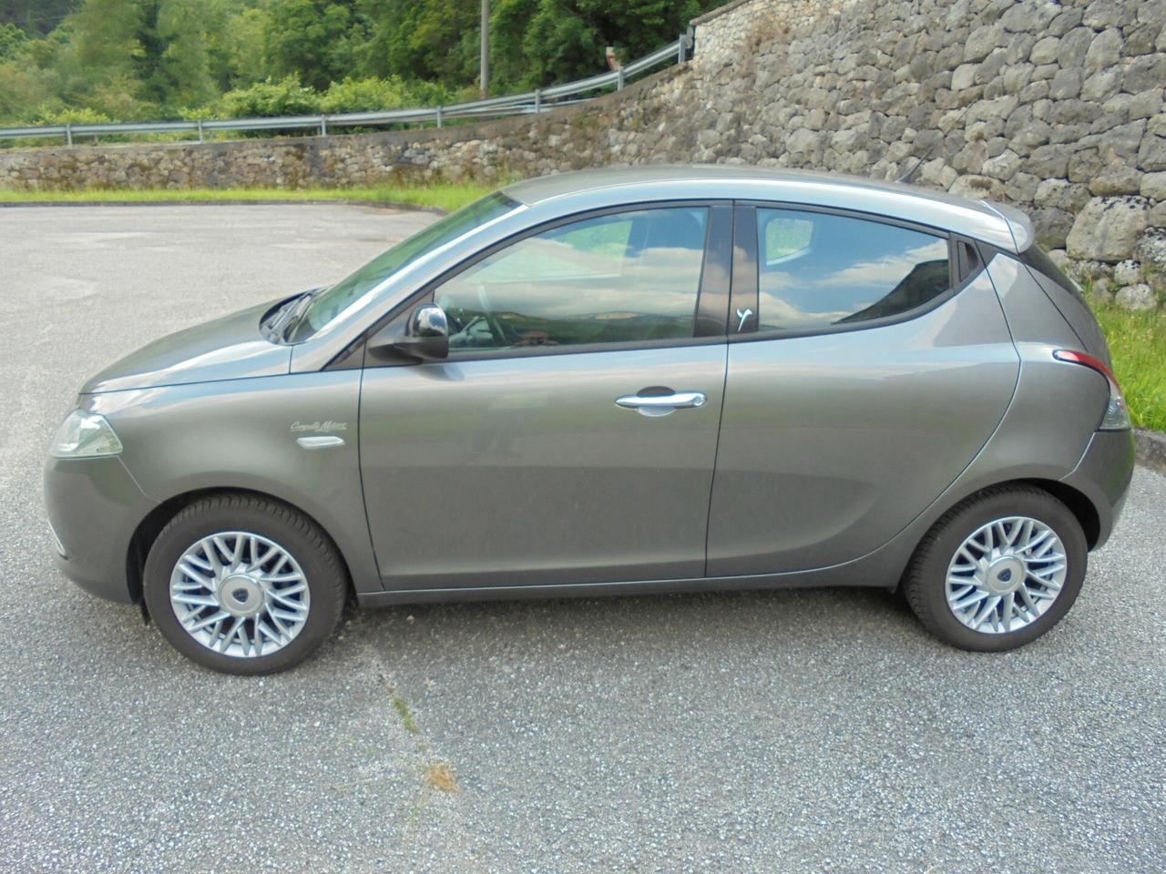 LANCIA YPSILON 1.2 GOLD 5P UNIPROPRIETARIO- NEOPATENTATI-