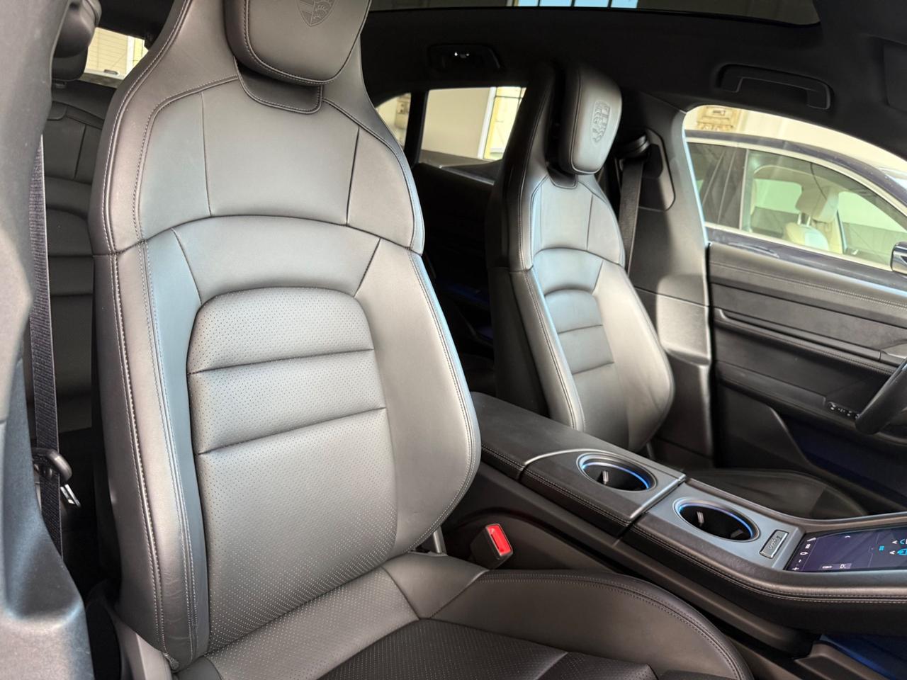 Porsche Taycan 4 Cross Turismo