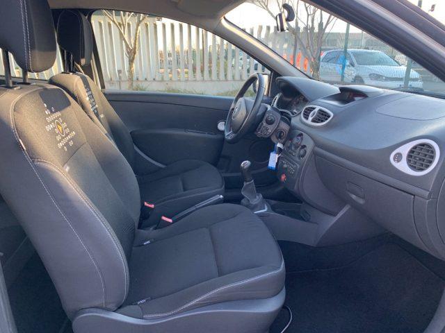 RENAULT Clio 1.2 16V 3 porte Live!