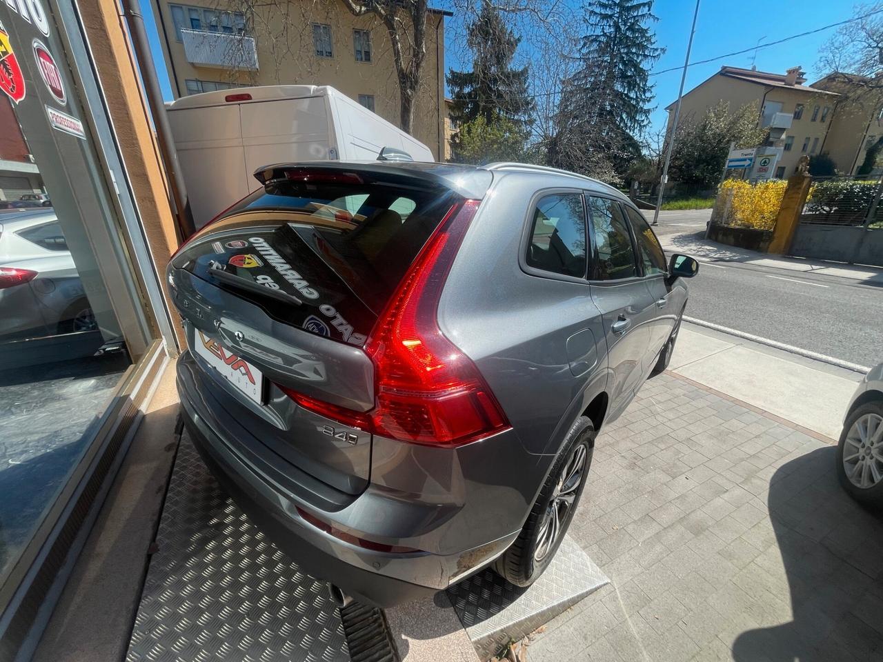 Volvo XC 60 XC60 B4 (d) AWD Geartronic Business Plus