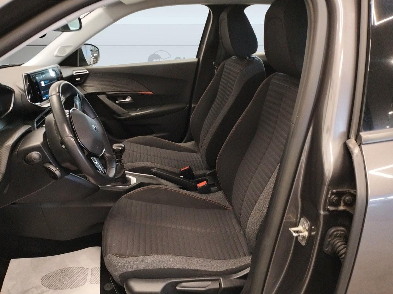 Peugeot 2008 1.5 bluehdi Active *81.000 KM*