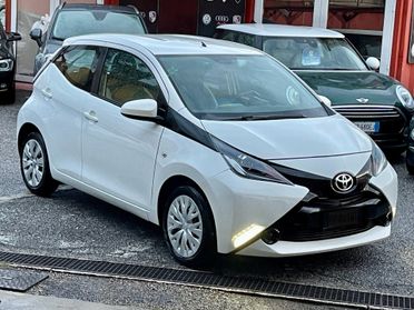 Aygo 1.0 VVT-i 72 CV-unipro-automatica-neopatentati