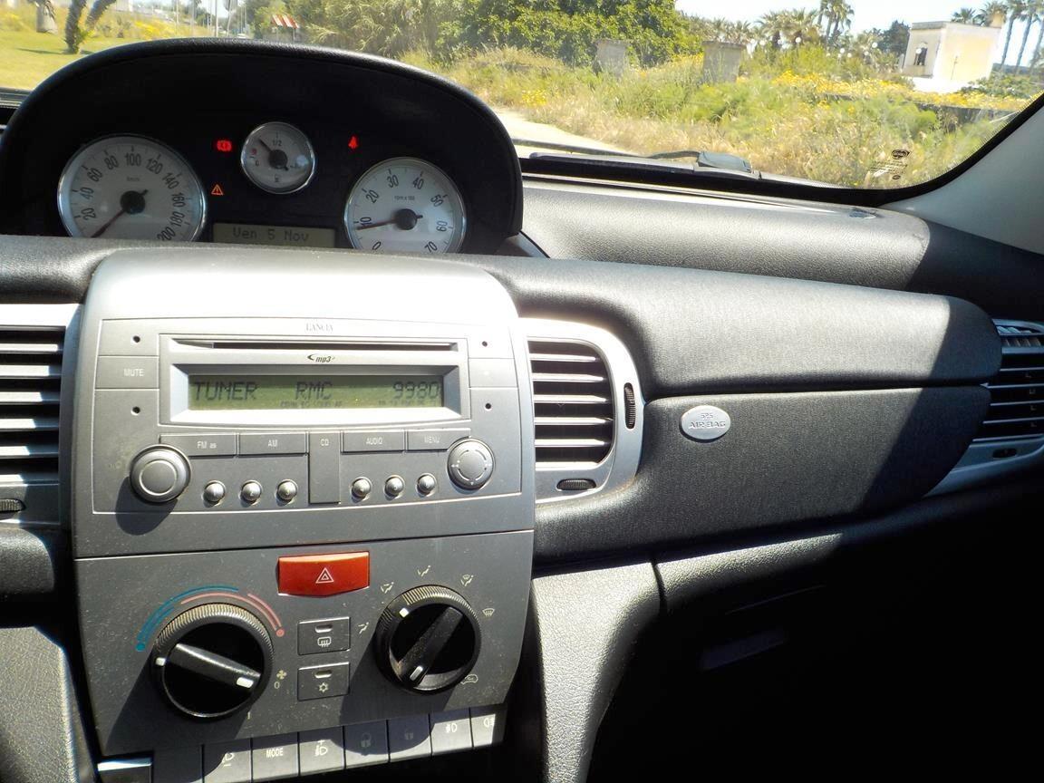 Lancia Ypsilon 1.3 MJT 90 CV Oro