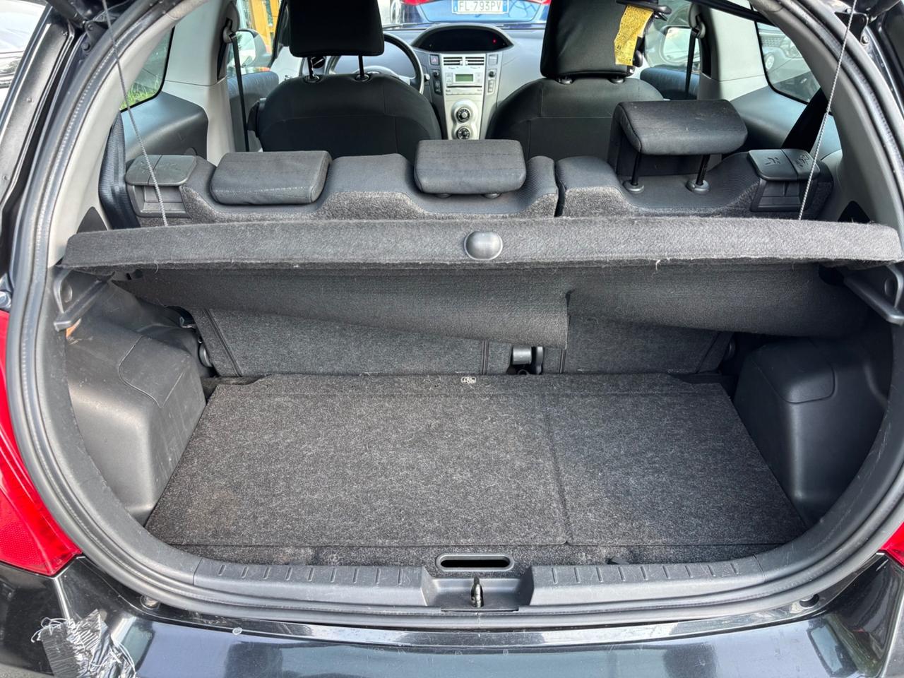 Toyota Yaris 1.3 - 3 porte Luna OK NEOPATENTATI