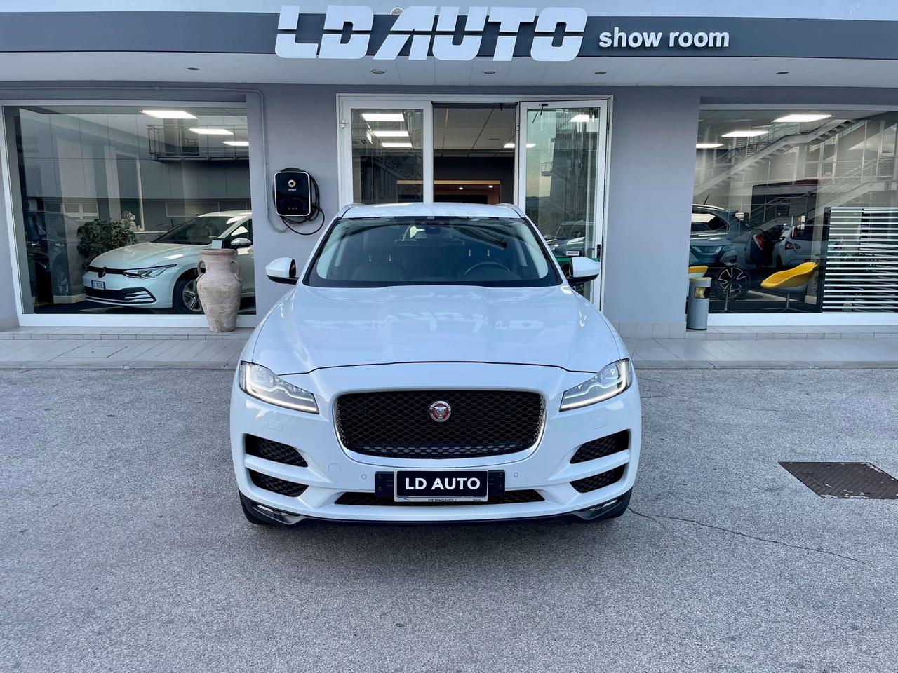 Jaguar F-Pace F-Pace 2.0d Portfolio awd 180cv auto CATENA NUOVA