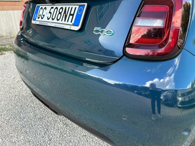 FIAT 500e 3+1 42 kWh Icon +