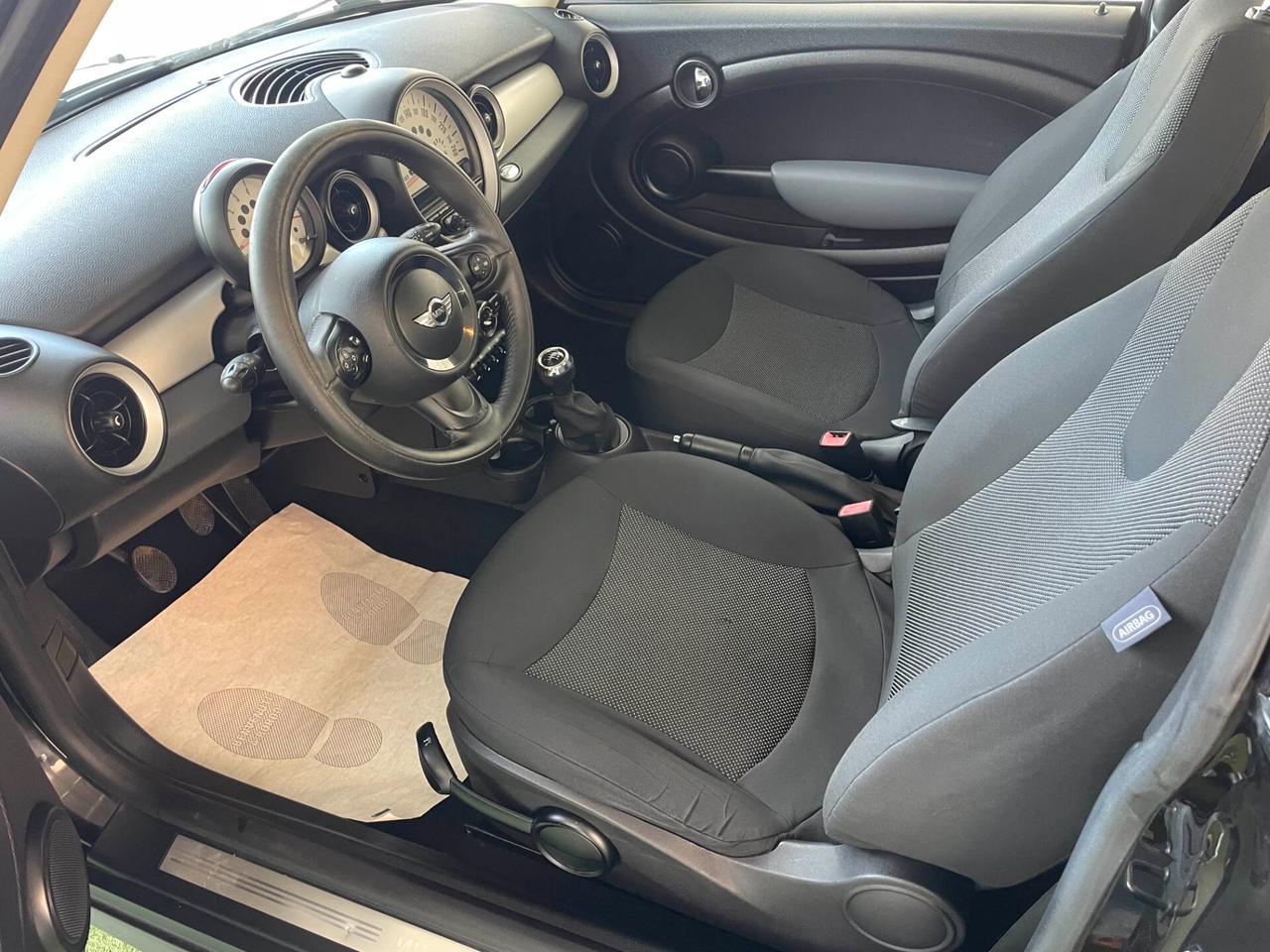 Mini Cooper D 1.6 diesel ( PER NEOPATENTATI )