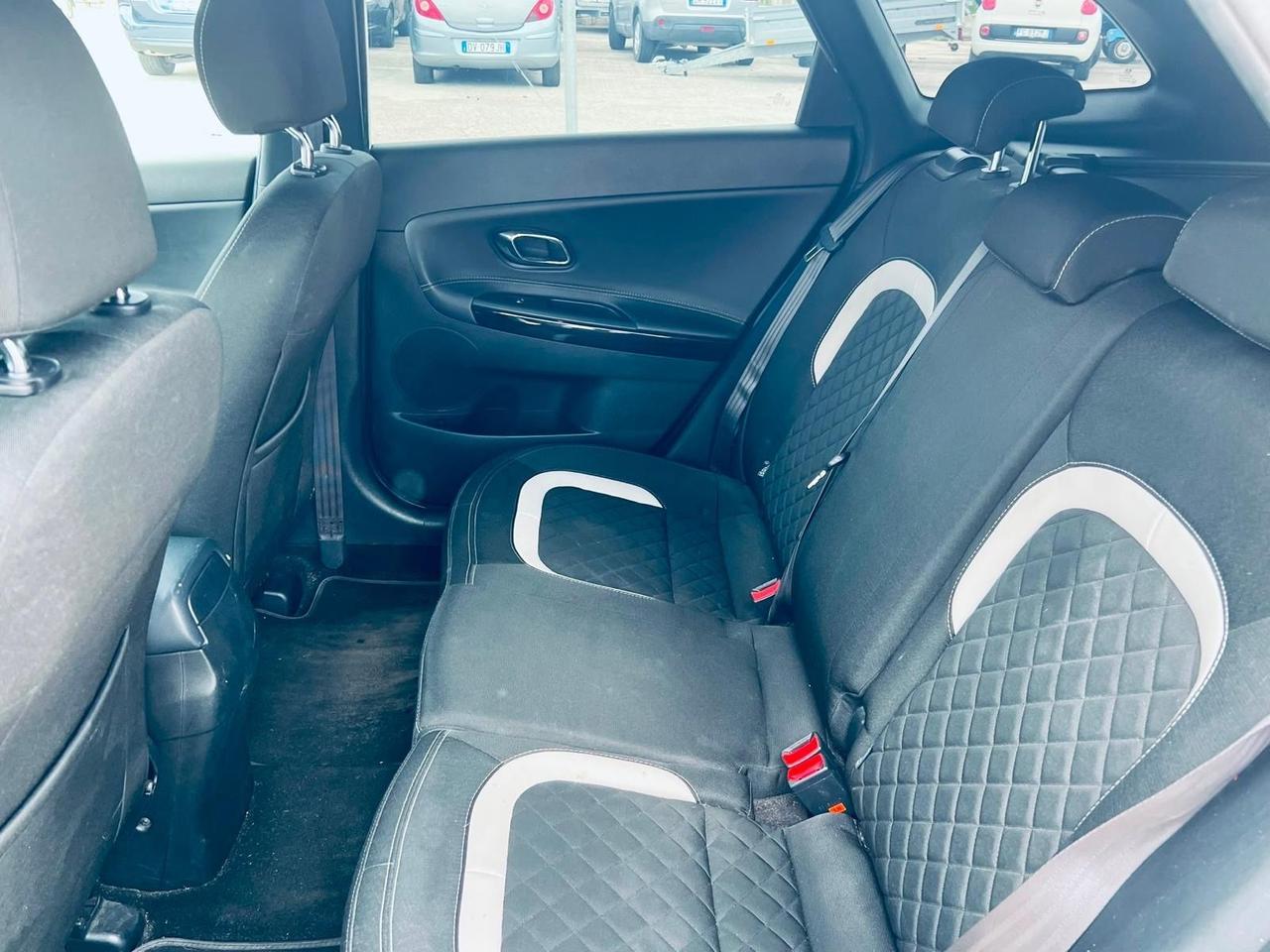 Kia Ceed cee'd 1.6 CRDi 110 CV 5 porte GT - LINE