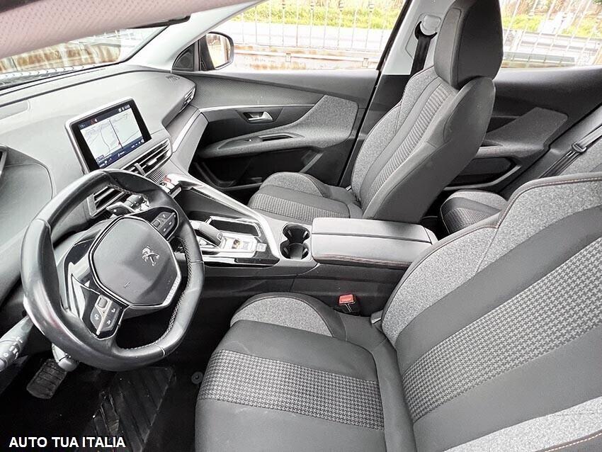 PEUGEOT 3008 1.2 BENZINA NAVI-AUTOMATICA