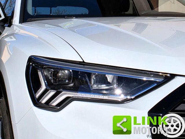 AUDI Q3 35 TDI S tronic Identity Black Business Advantage