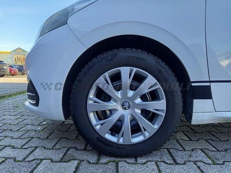 Peugeot 208 208 5p 1.2 puretech Allure s&s 82cv neopatentati