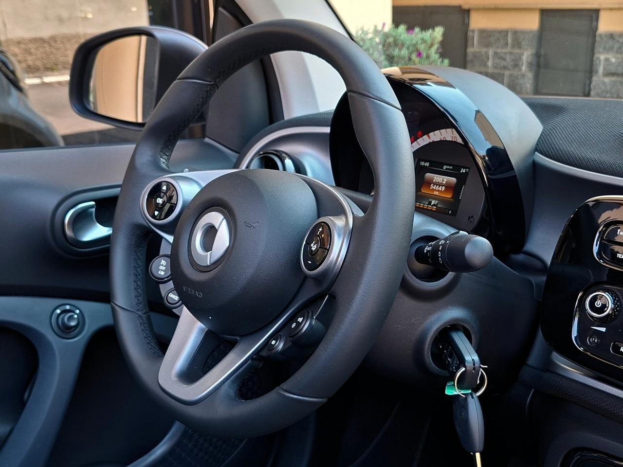 Smart ForTwo 90 0.9 T twinamic cabrio Passion Capote Rossa