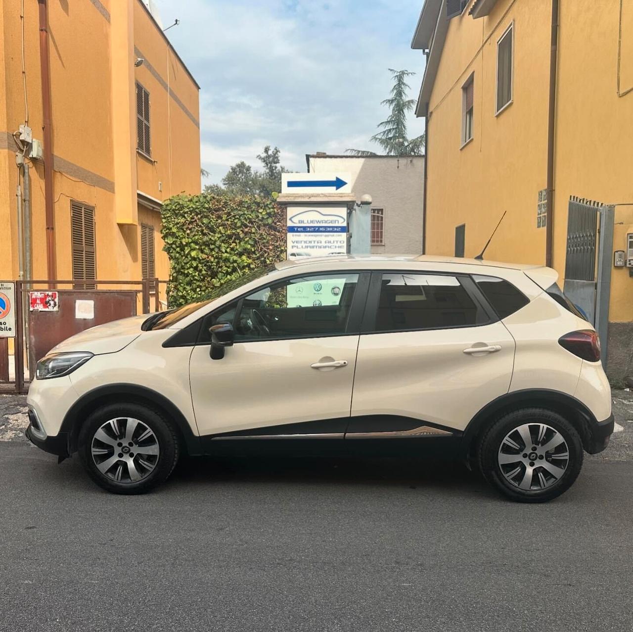 Renault Captur 1.5 dCi 90CV AUTOMATICA RETROCAMERA NAVIGAZIONE SENSORI PARCHEGGIO FINANZIABILE