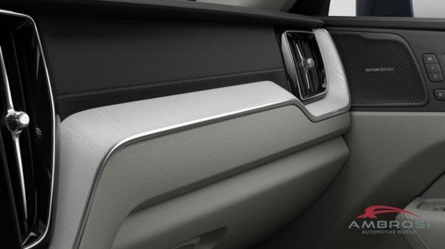 VOLVO XC60 B5 AWD Mild hybrid Benzina Ultra Bright