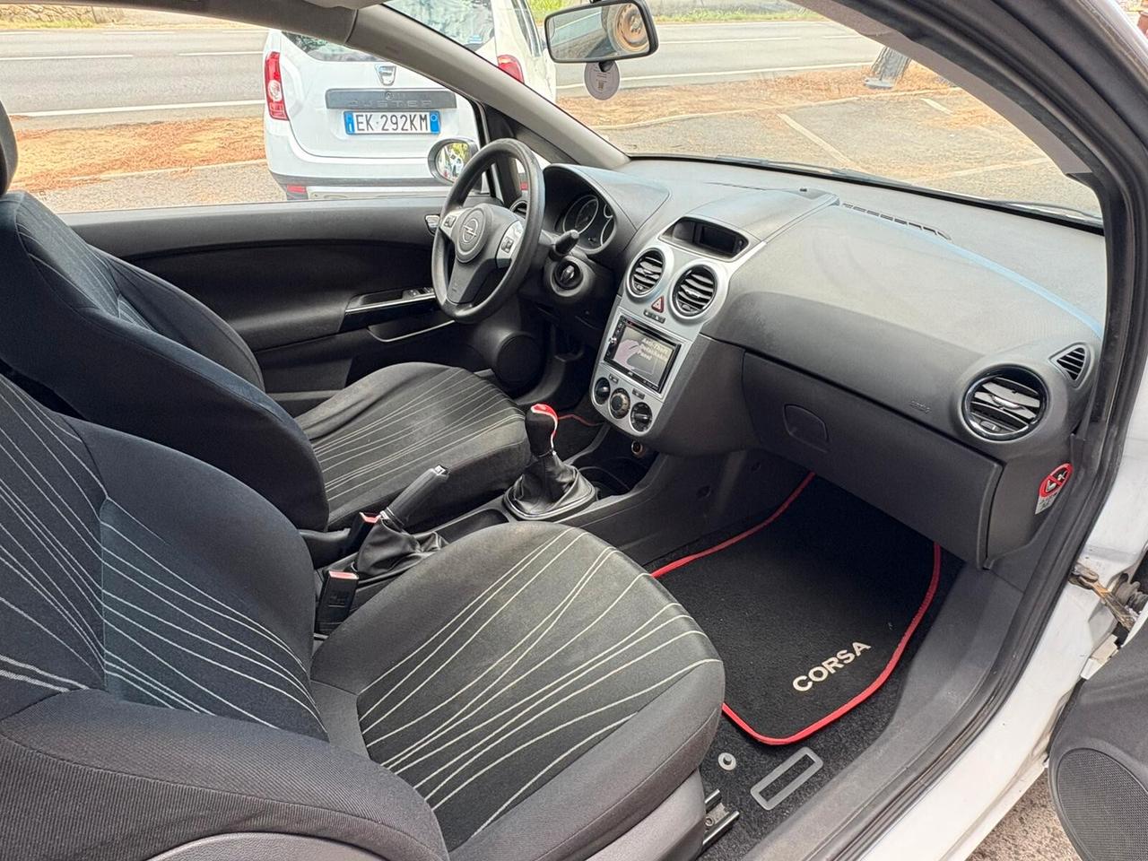 opel corsa X NEOPATENTATI!!!!!! 12 MESI DI GARANZIA !!!
