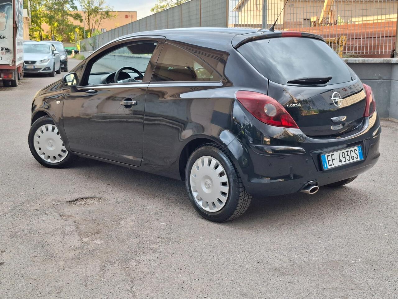 Opel Corsa 1.2 3 porte Sport