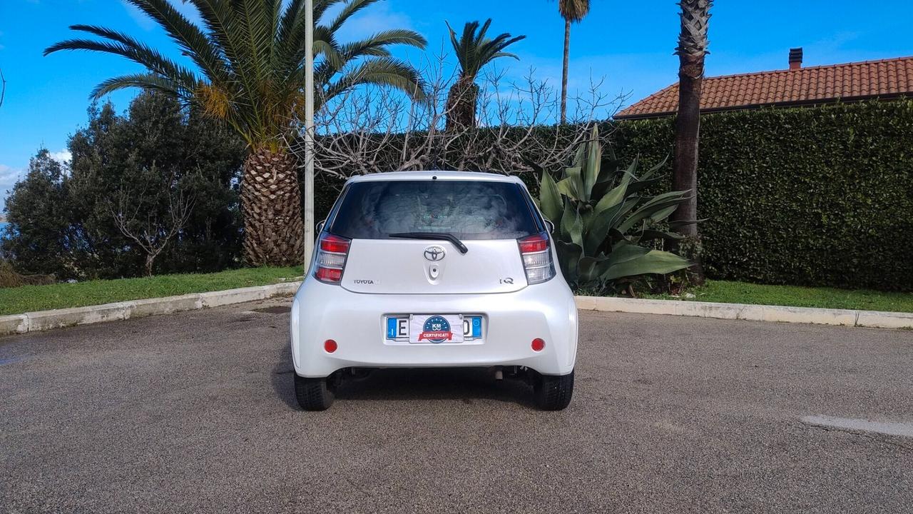 Toyota iQ 1.0 CVT Trend