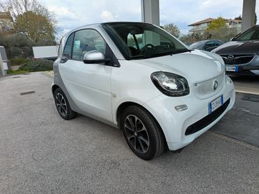 Smart ForTwo 1000 52 kW MHD coupé pure