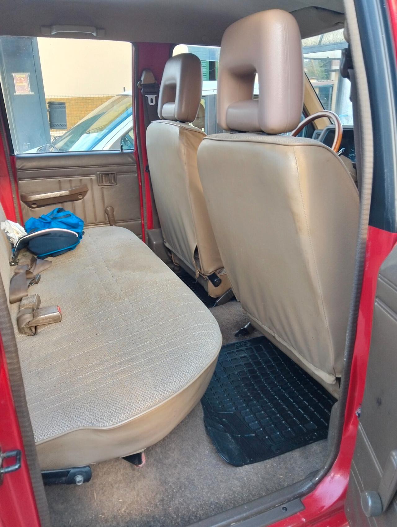 Mitsubishi L200 Uso promiscuo