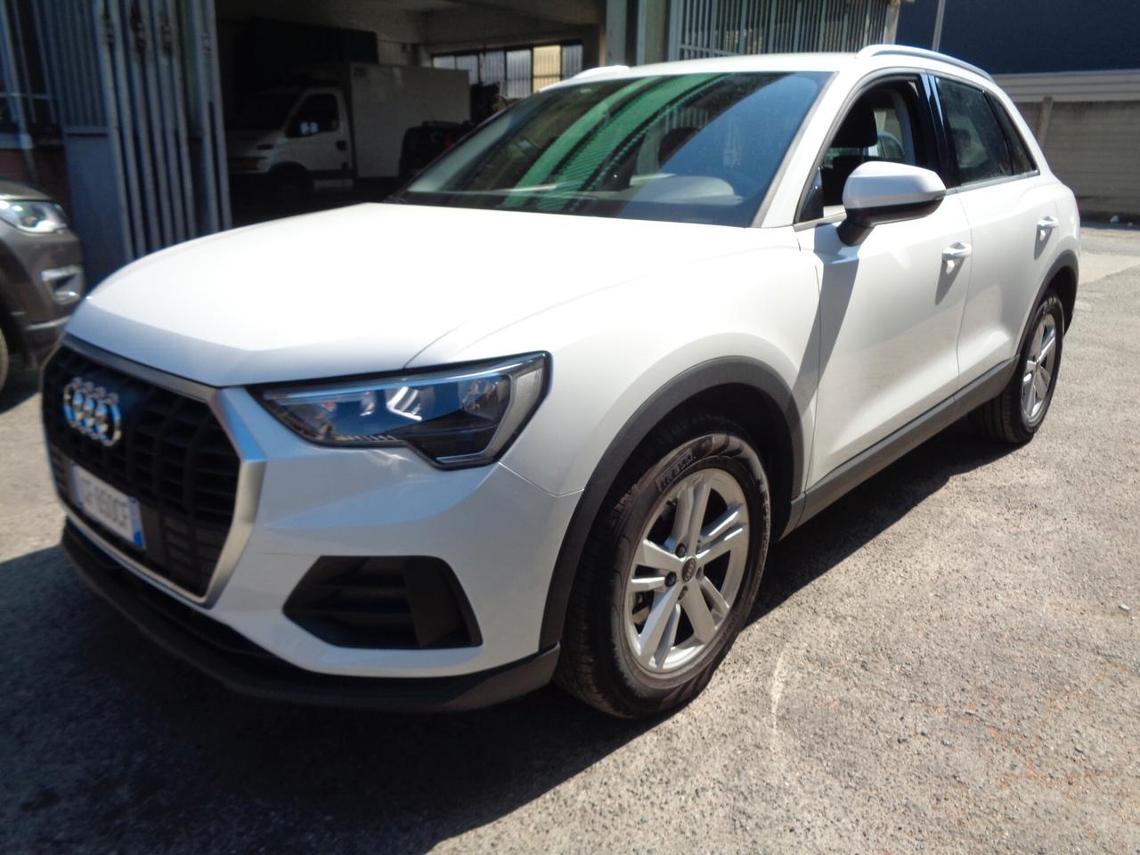Audi Q3 35 TDI S tronic Business